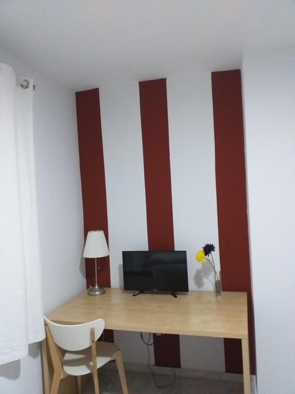 Hostal Monteluna Rociana Luaran gambar